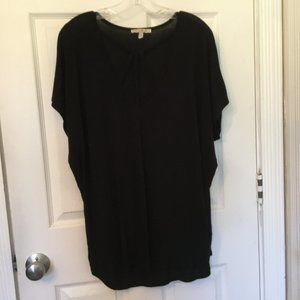 EXPRESS ONE ELEVEN L RELAXED TOP SLASH V NECK BLAC